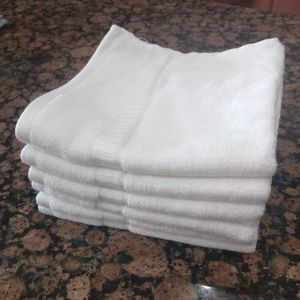 New 6 Piece Silky Soft Bamboo Washcloths (WHITE)